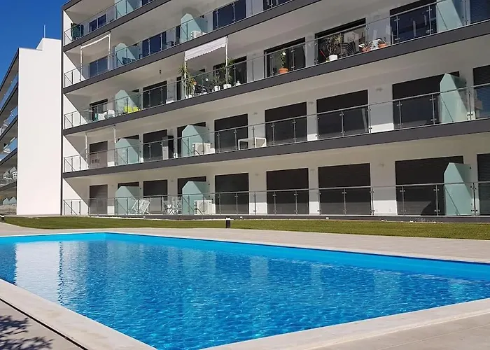 Charming Monte On Floor. *