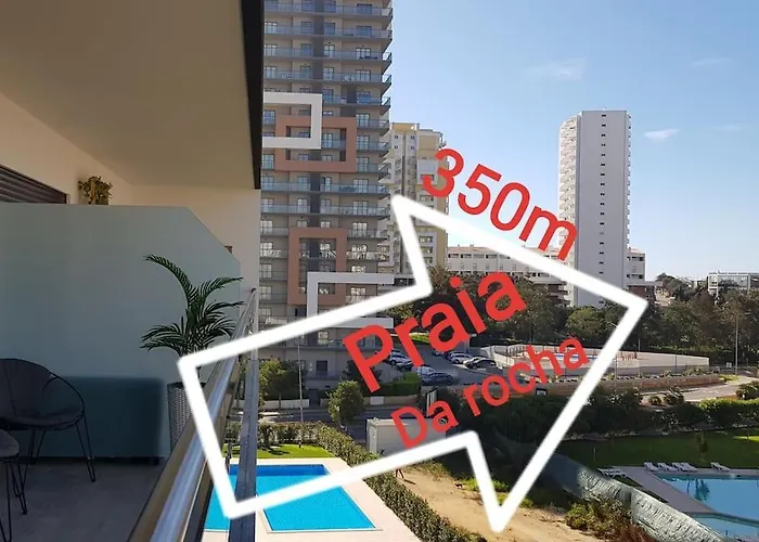 Charming Monte On Floor. 波尔蒂芒