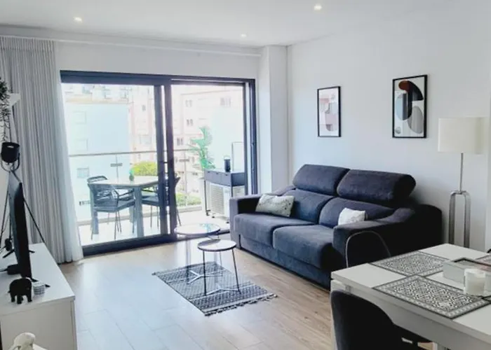 Charming Monte On Floor. * 波尔蒂芒