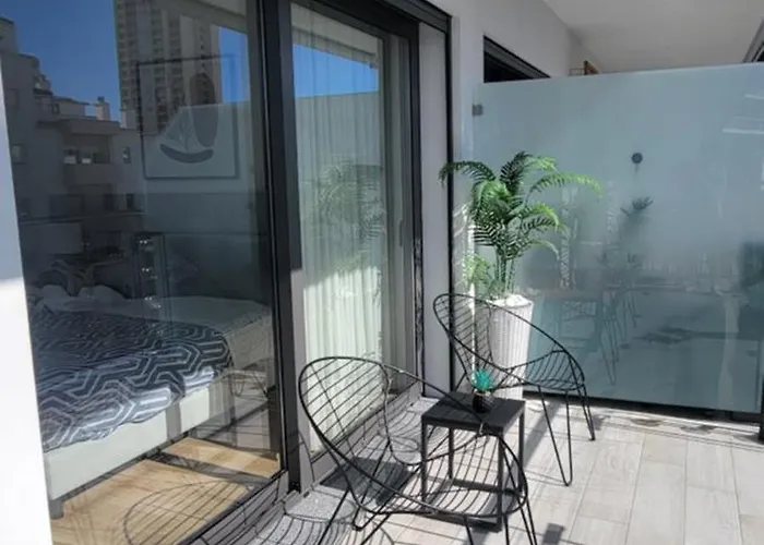 Charming Monte On Floor. * 波尔蒂芒