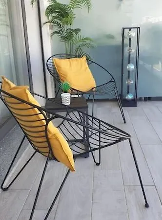 Charming Monte On Floor. Appartement